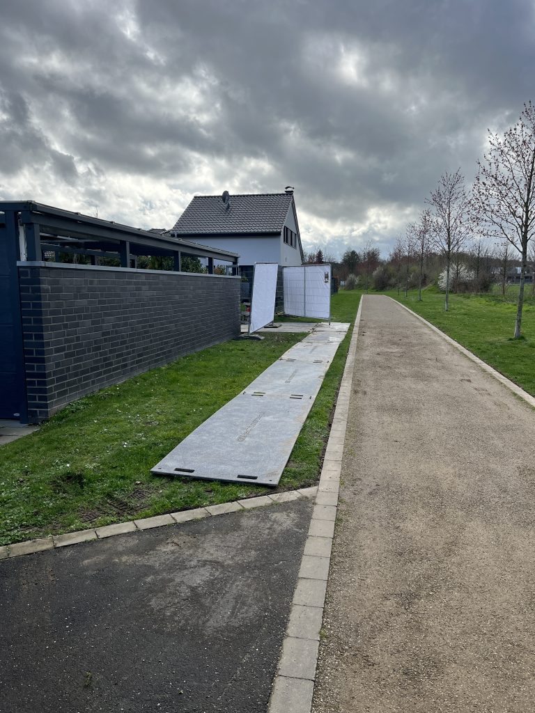 Gartenbau/Poolbau Rasenschutz