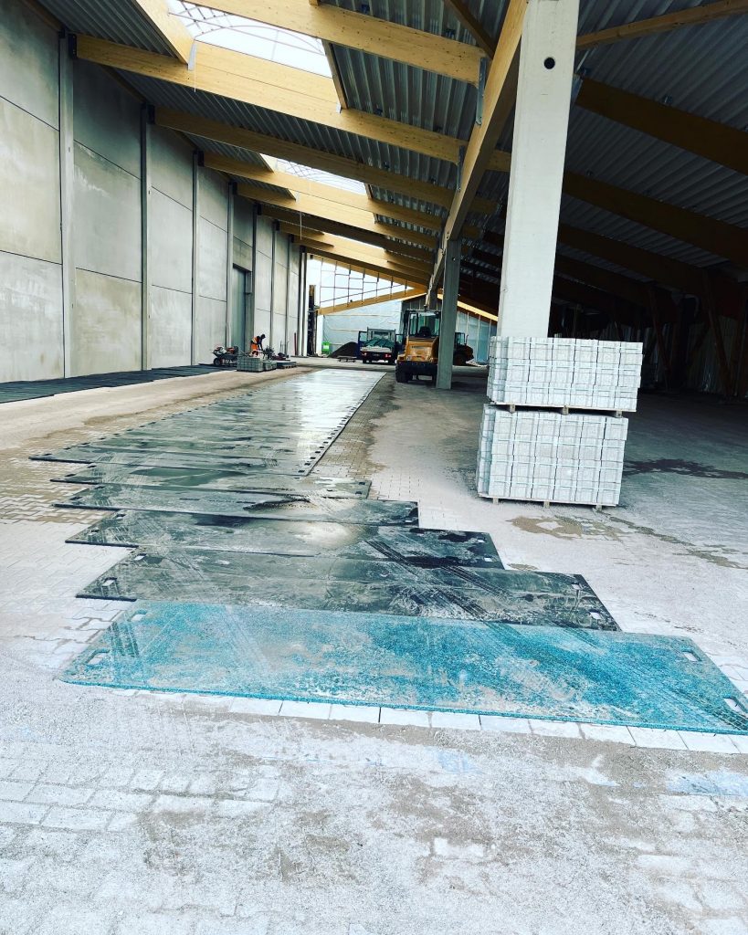 Pflasterschutz / Kunststoffplatten / Halle