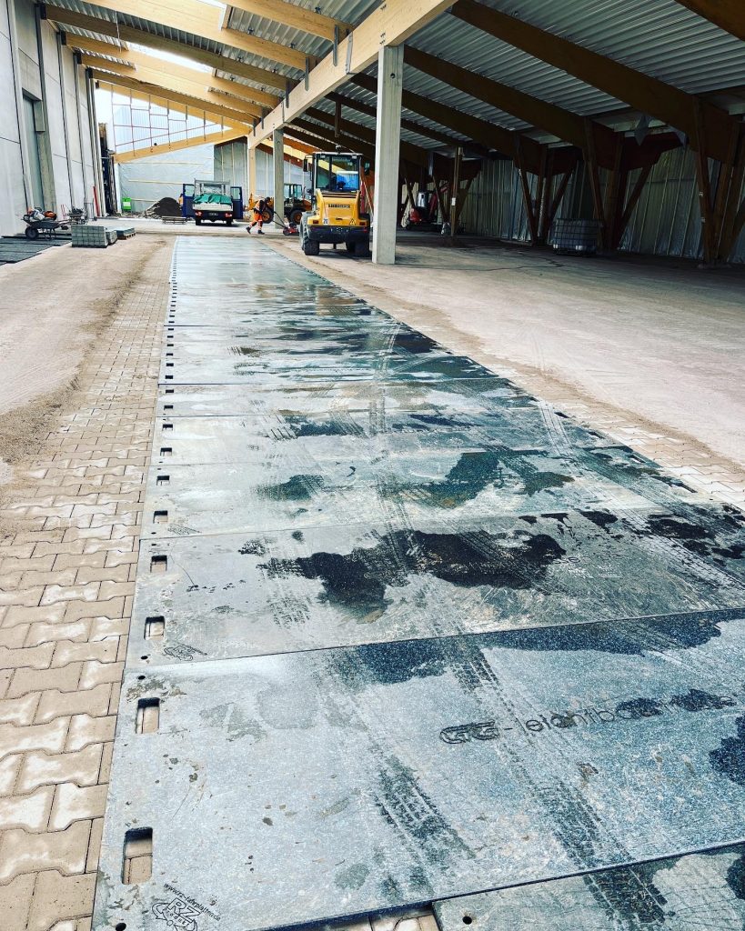 Pflasterschutz / Kunststoffplatten / Halle