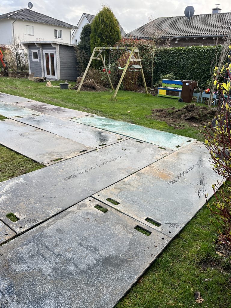 Gartenbau/Poolbau Rasenschutz