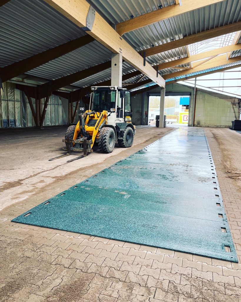 Pflasterschutz / Kunststoffplatten / Halle