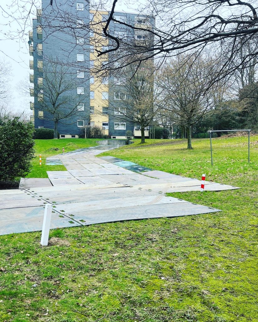 Mobile Baustraße / Kranstellfläche / Kunststoffplatten / HDPE