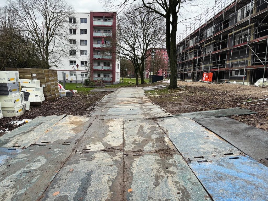 Mobile Baustraße / Bodenschutz / Kunststoffplatten